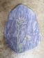 11. Piatto con decorazione di fiore di campo ad ingobbio, lunghezza cm 19 - 15 euro