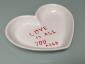 37. Piatto Love is all you need a forma di cuore, con cristallina, a secondo fuoco, lunghezza cm 16 - 20 euro