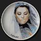 Ersoy Yilmaz, Belluci as Sultana (2013), ceramica dipinta a mano con la tecnica underglaze, diametro cm 40